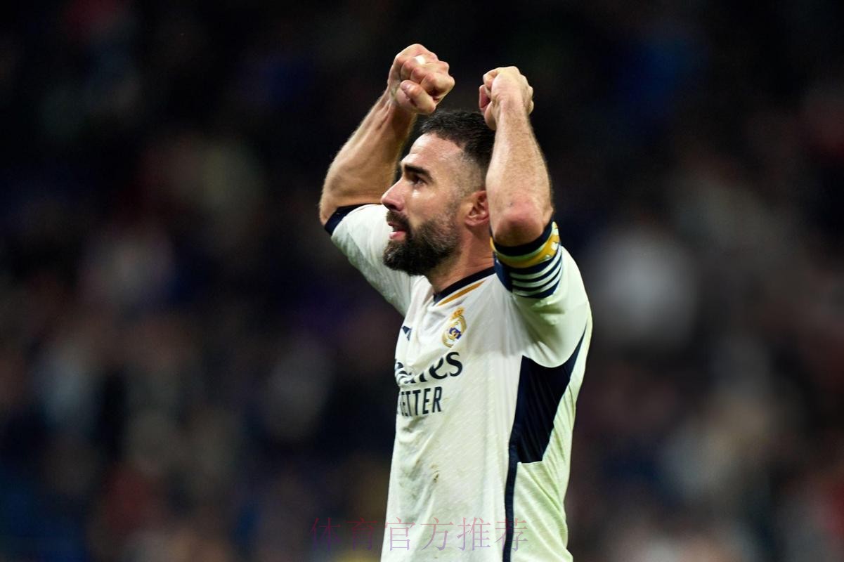 马卡:皇马冠军版口罩已经开始销售 每个8.95欧 马卡:皇马冠军版口罩已经开始销售 每个8.95欧